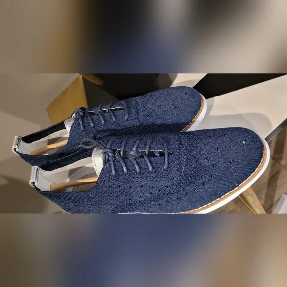 Cole Haan size 7 - Picture 2 of 3